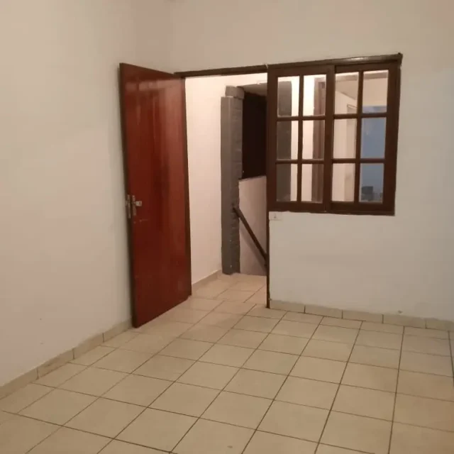 Casa de Alta Rentabilidad con 3 dptos. Independientes