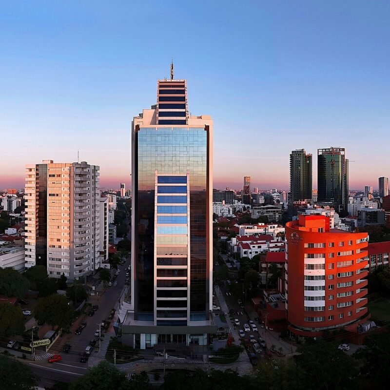 Panorámica de los edificios del barrio Equipetrol en Santa Cruz de la Sierra, Bolivia